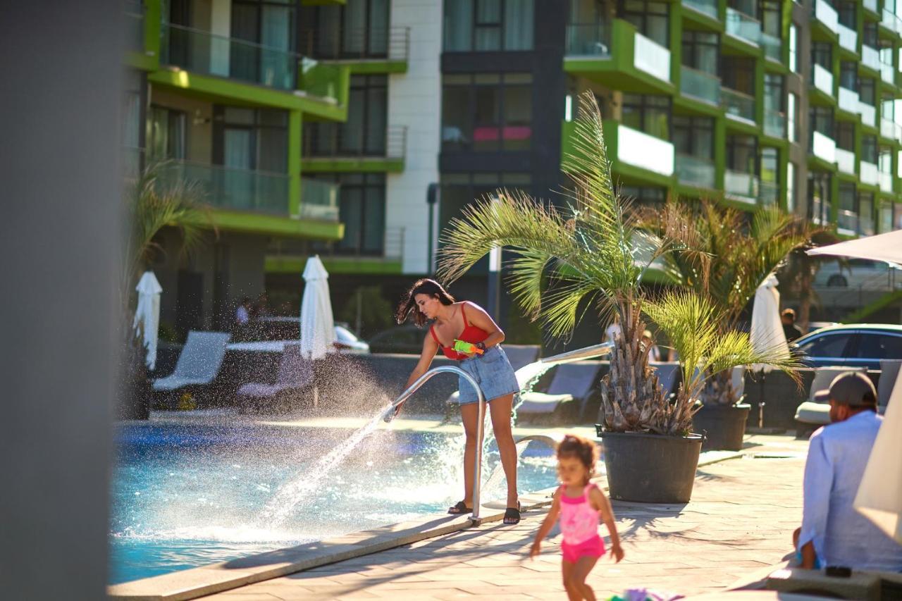 Rebeq Aparthotel Alezzi Beach Năvodari Extérieur photo